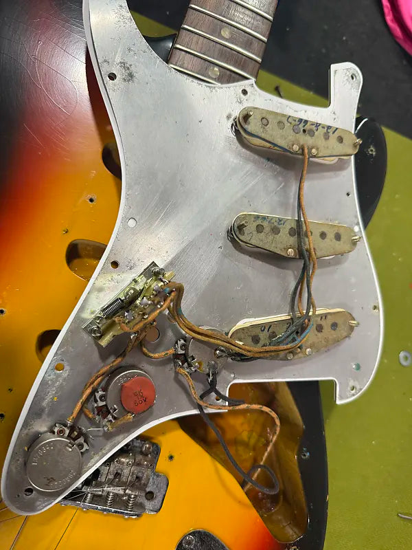 1966 Fender Stratocaster - Sunburst Refin