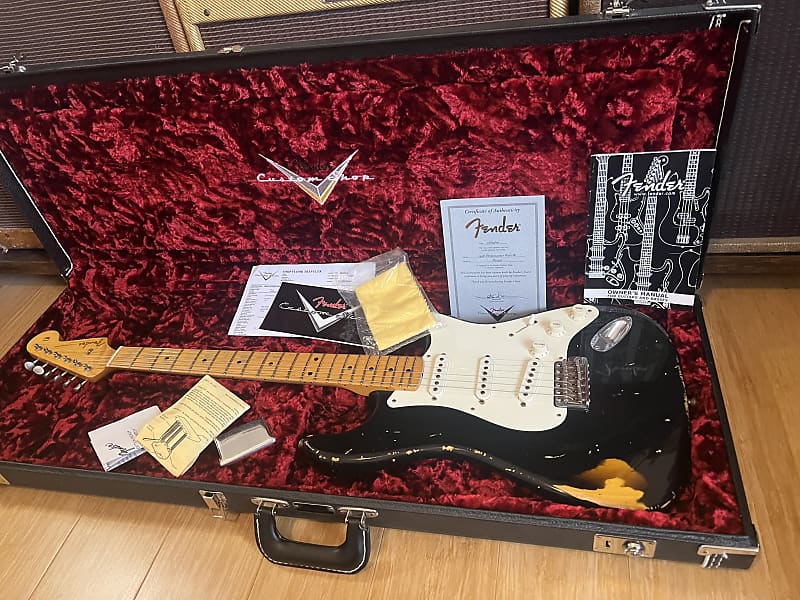 2007 Fender Custom Shop 1956 Stratocaster Relic - Black Over Sunburst