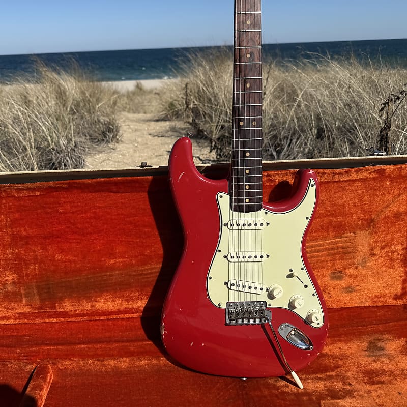 1964 Fender Stratocaster - Dakota Red with Korina Body - 100% Original OHSC