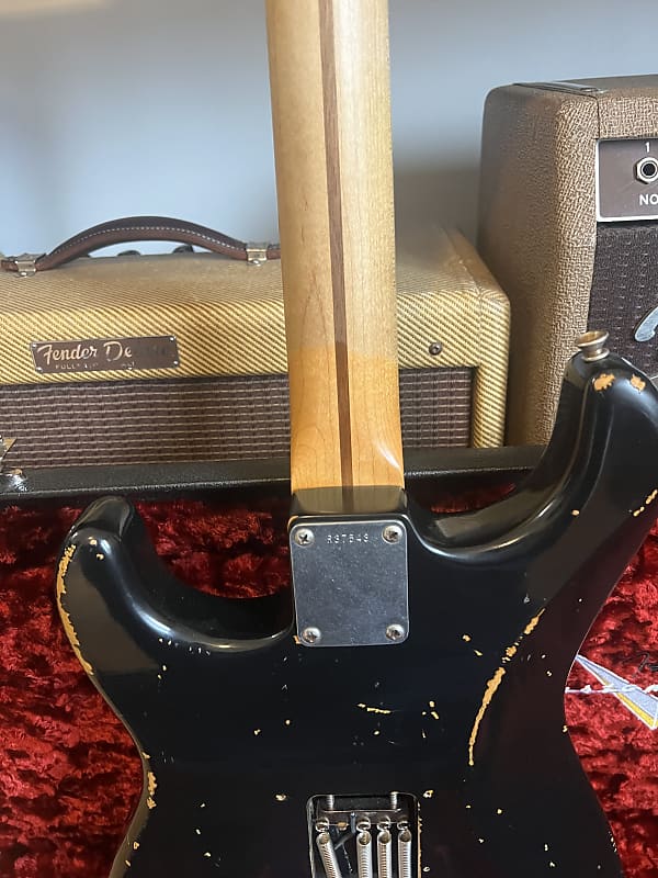 2007 Fender Custom Shop 1956 Stratocaster Relic - Black Over Sunburst