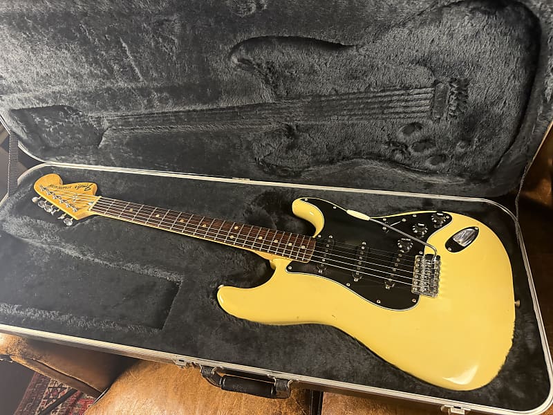 1978 Fender Stratocaster with Rosewood Fretboard - Olympic White