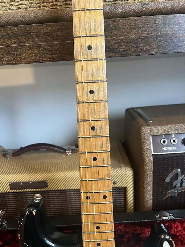 2007 Fender Custom Shop 1956 Stratocaster Relic - Black Over Sunburst