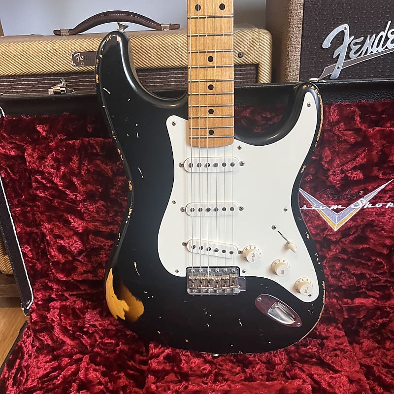 2007 Fender Custom Shop 1956 Stratocaster Relic - Black Over Sunburst