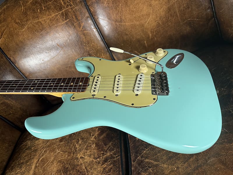 1962 Fender Stratocaster - Daphne Blue Refin
