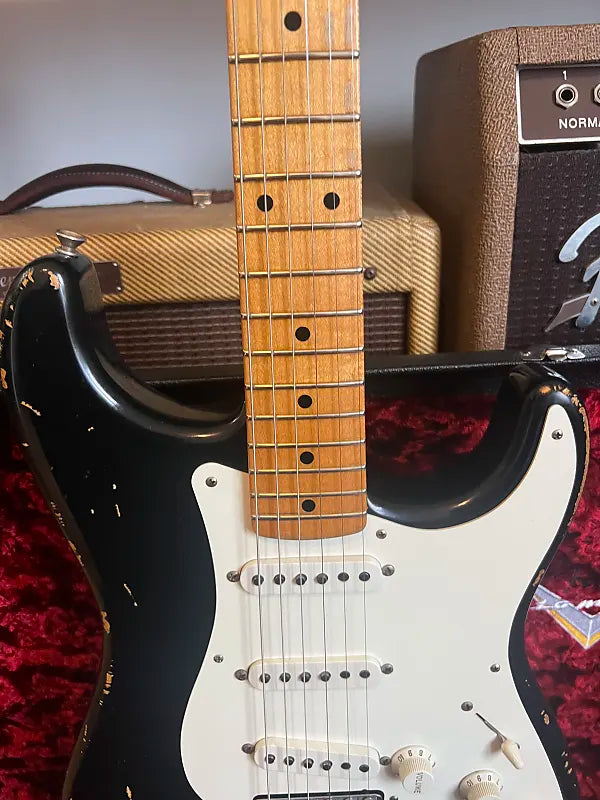2007 Fender Custom Shop 1956 Stratocaster Relic - Black Over Sunburst