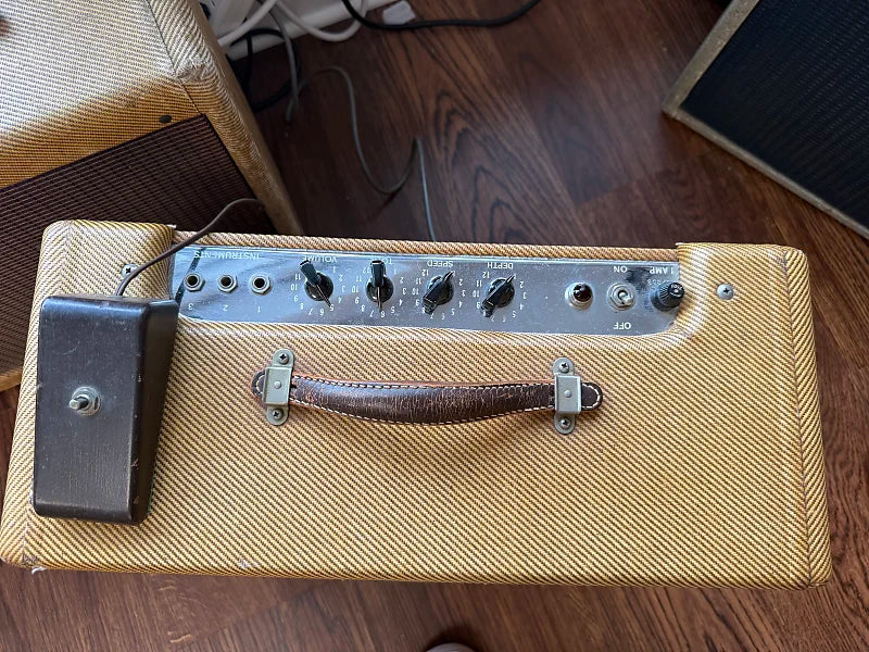 1959 Fender Vibrolux 5F11 Narrow Panel 10-Watt 1x10" Guitar Combo - Tweed