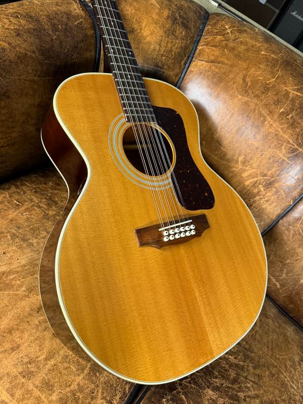 Guild F-212 1990’s - Natural