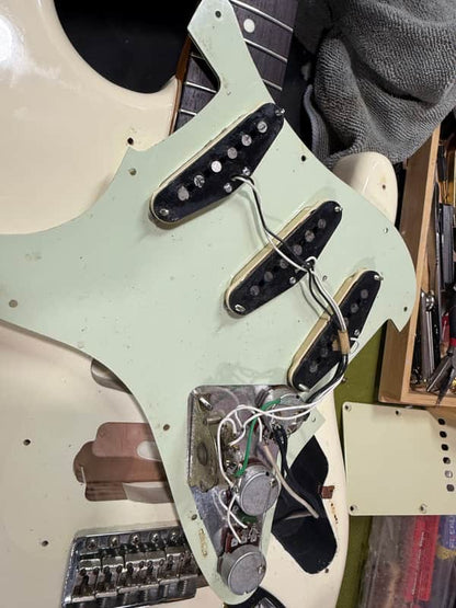 1993 Fender Stratocaster ST-62 - Olympic White