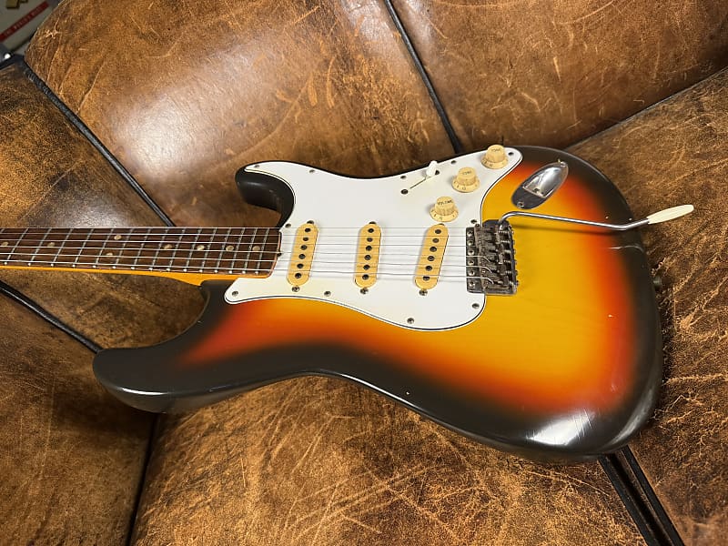 1966 Fender Stratocaster - Sunburst Refin