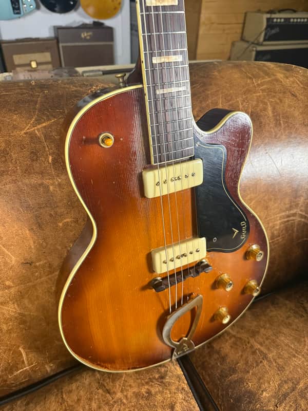 1960 Guild M-75 Aristocrat - Sunburst