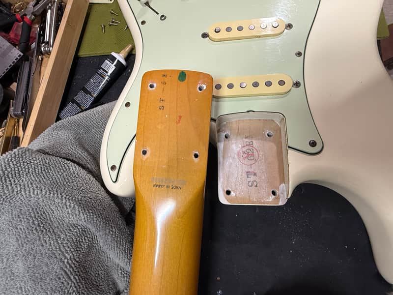 1993 Fender Stratocaster ST-62 - Olympic White