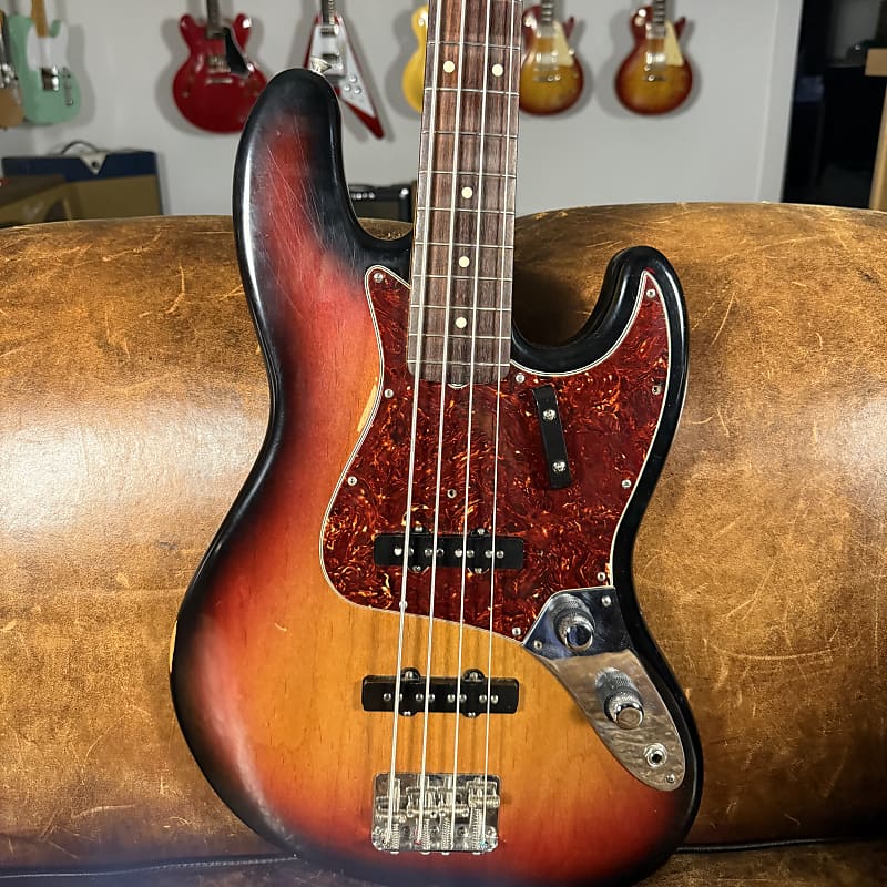 2006 Fender American Vintage Reissue ‘62 Jazz Bass - Sunburst - Stackpole