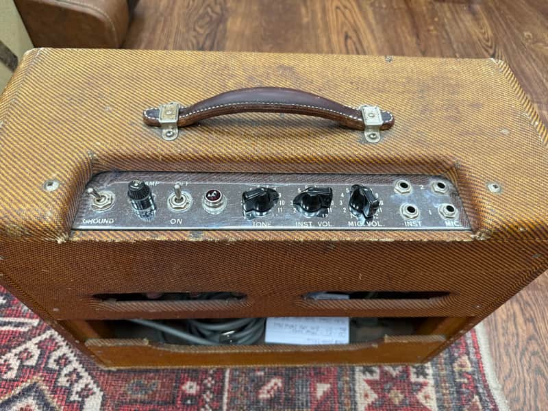 1961 Fender Deluxe 5E3 Narrow Panel 15-Watt 1x12" Guitar Combo - Tweed