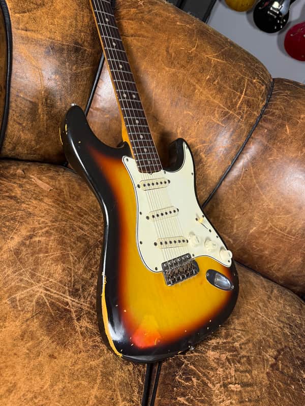 1965 Fender Stratocaster - Sunburst - OHSC