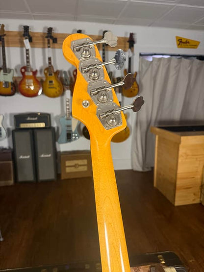 2005 Fender American Vintage ‘62 Reissue Jazz Bass - Sunburst