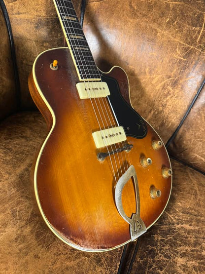 1960 Guild M-75 Aristocrat - Sunburst