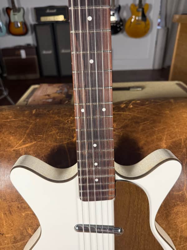 1960's Danelectro 6026 DC-2 Deluxe Double Pickup Shorthorn - White