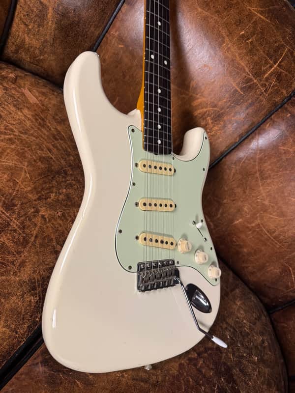 1993 Fender Stratocaster ST-62 - Olympic White