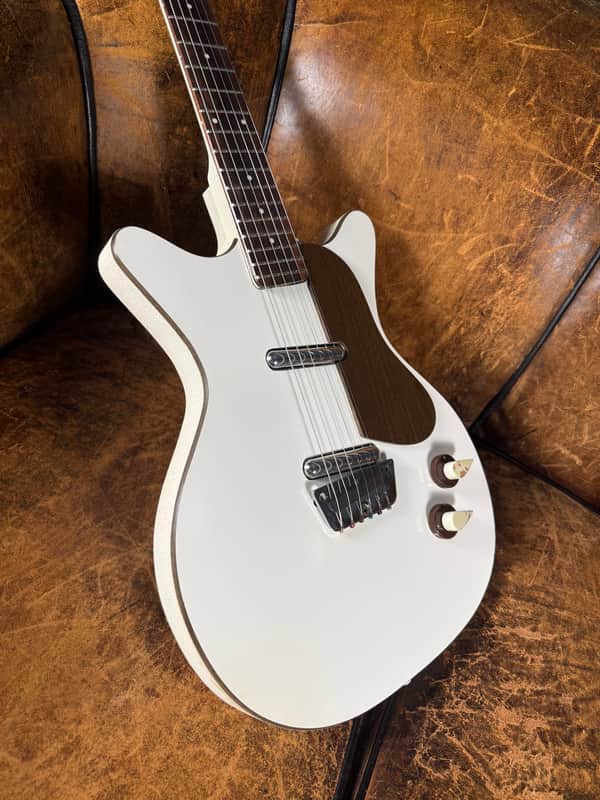 1960's Danelectro 6026 DC-2 Deluxe Double Pickup Shorthorn - White