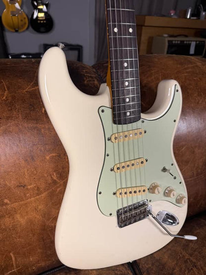 1993 Fender Stratocaster ST-62 - Olympic White
