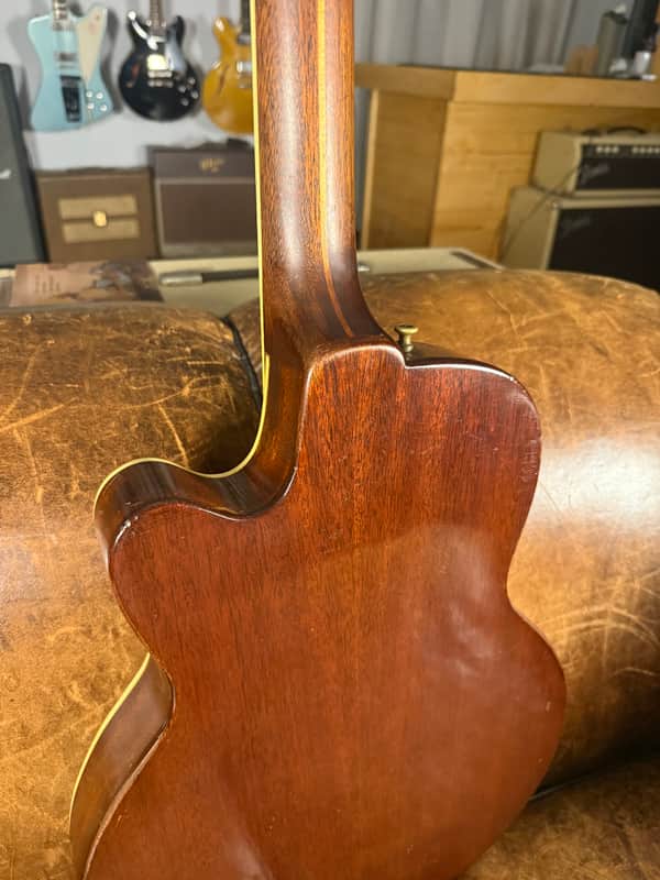 1960 Guild M-75 Aristocrat - Sunburst