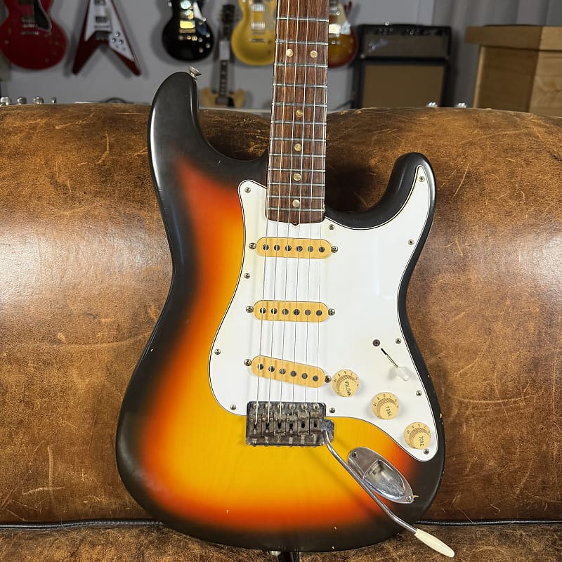 1966 Fender Stratocaster - Sunburst Refin