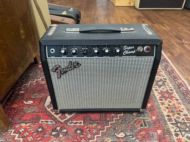 1982 - 1986 Fender Super Champ 18-Watt 1x10" Guitar Combo - Black