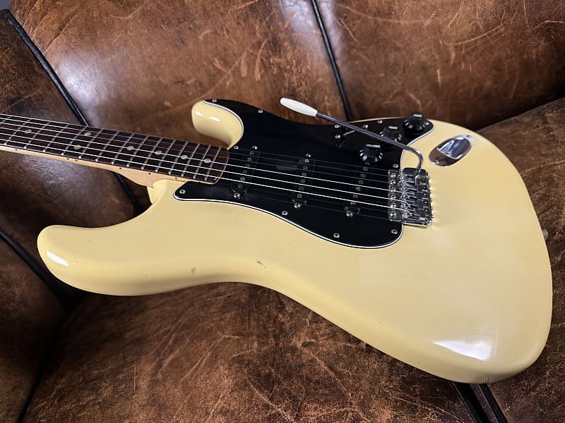 1978 Fender Stratocaster with Rosewood Fretboard - Olympic White