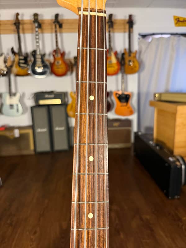 2002 Fender American Vintage ‘62 Jazz Bass - Sunburst