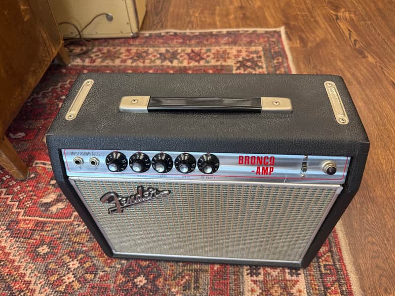 1969 Fender Bronco 6-Watt 1x8" Guitar Combo - Drip Edge