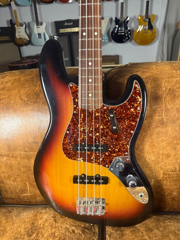 2005 Fender American Vintage ‘62 Reissue Jazz Bass - Sunburst