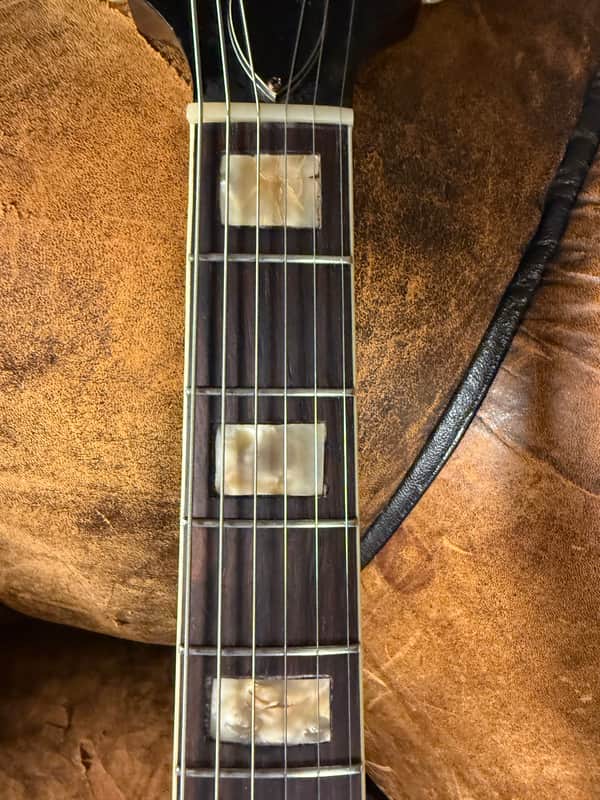 1960 Guild M-75 Aristocrat - Sunburst