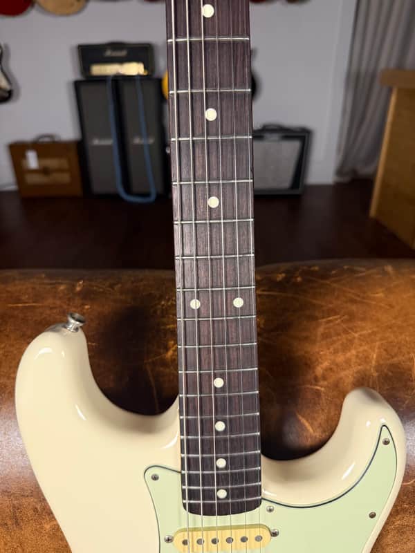 1993 Fender Stratocaster ST-62 - Olympic White