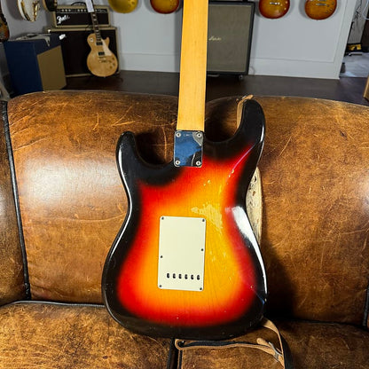 1964 Fender Stratocaster - Three Tone Sunburst - OHSC