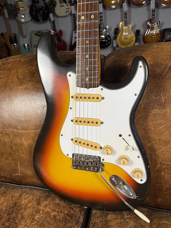 1966 Fender Stratocaster - Sunburst Refin