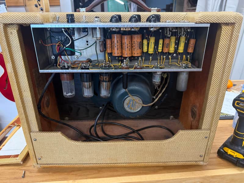 1957 Fender Deluxe 5E3 Narrow Panel 15-Watt 1x12" Guitar Combo - Tweed