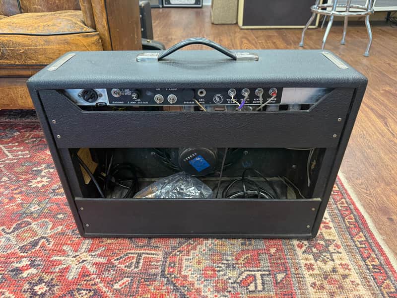 1967 Fender Deluxe Reverb 2-Channel 22-Watt 1x12" Guitar Combo - Black Panel