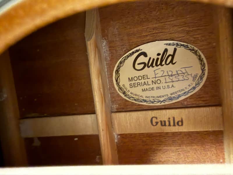 Guild F-212 1990’s - Natural