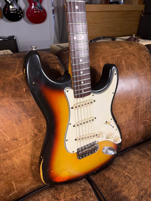 1965 Fender Stratocaster - Sunburst - OHSC