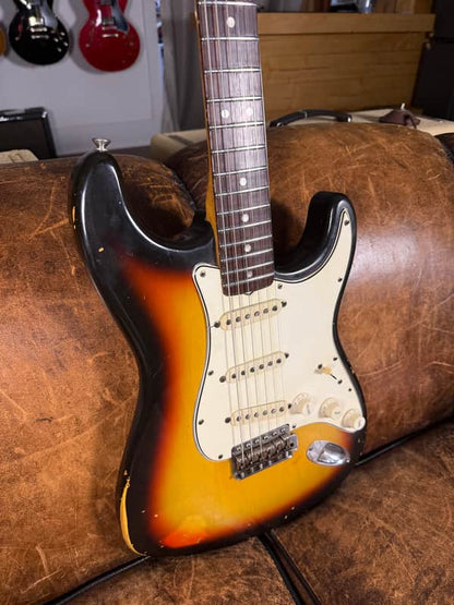 1965 Fender Stratocaster - Sunburst - OHSC