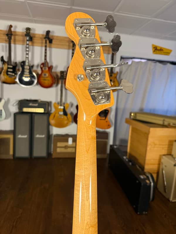 2002 Fender American Vintage ‘62 Jazz Bass - Sunburst