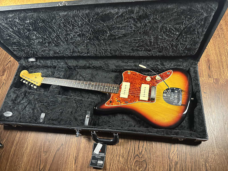1960 Fender Jazzmaster - Three Tone Sunburst Refinish