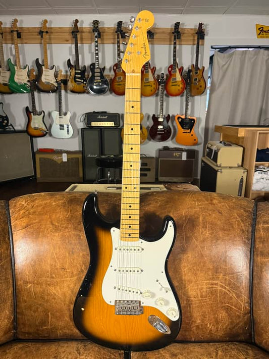 2014 Fender 60th Anniversary American Vintage '54 Stratocaster - 2-Color Sunburst