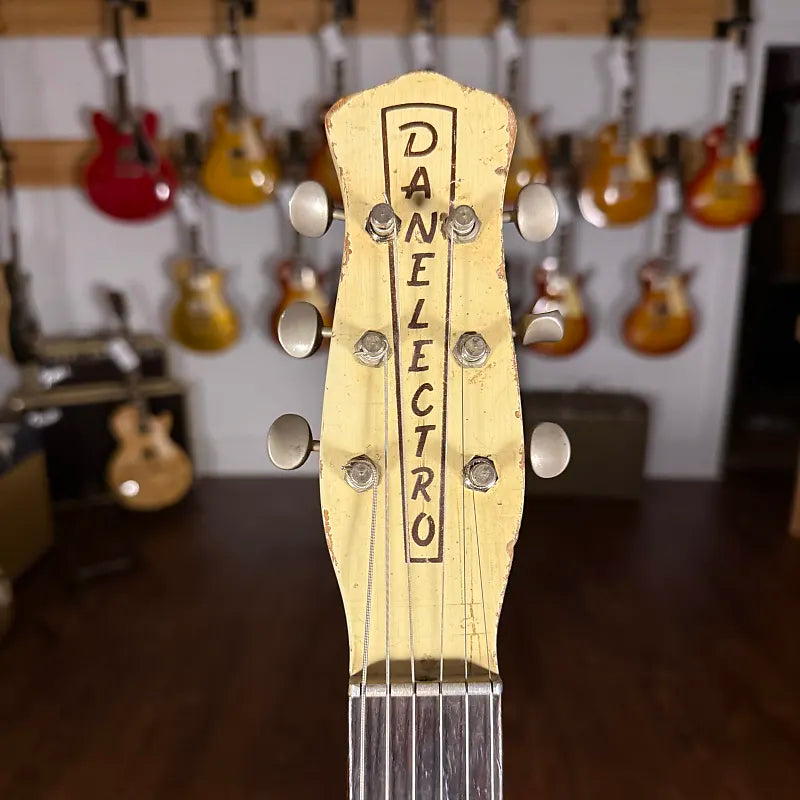 1959 Danelectro 6016 DC-1 Deluxe Single Pickup Shorthorn - White