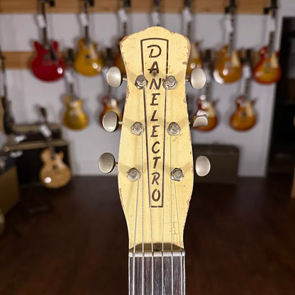 1959 Danelectro 6016 DC-1 Deluxe Single Pickup Shorthorn - White