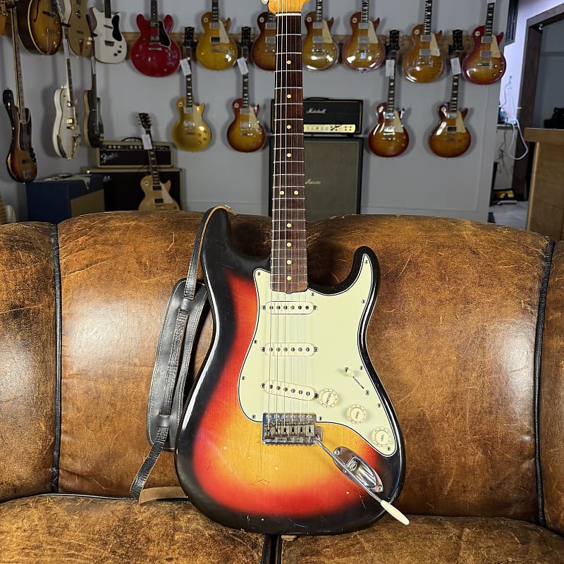 1964 Fender Stratocaster - Three Tone Sunburst - OHSC