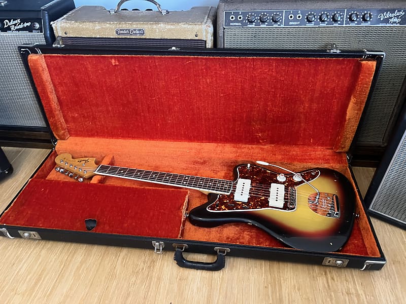 1966 Fender Jazzmaster - 3 Tone Sunburst - OHSC