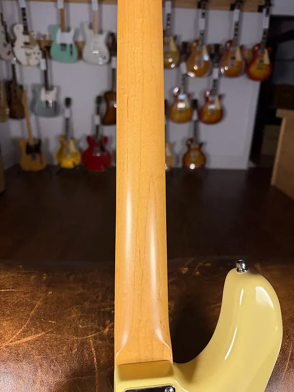 1996 Fender American Deluxe Precision Bass with Maple Fretboard - White Blonde - OHSC