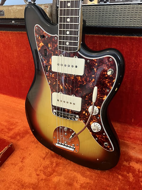 1966 Fender Jazzmaster - 3 Tone Sunburst - OHSC