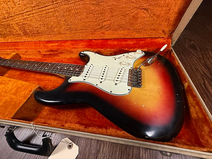 1964 Fender Stratocaster - Three Tone Sunburst - OHSC